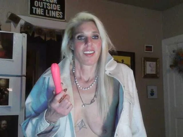 Live sex webcam photo for mylfGlama #292234075