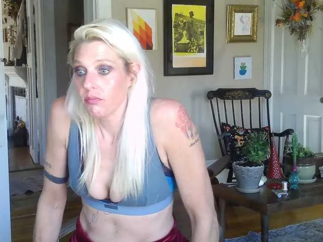 Live sex webcam photo for mylfGlama #292285008