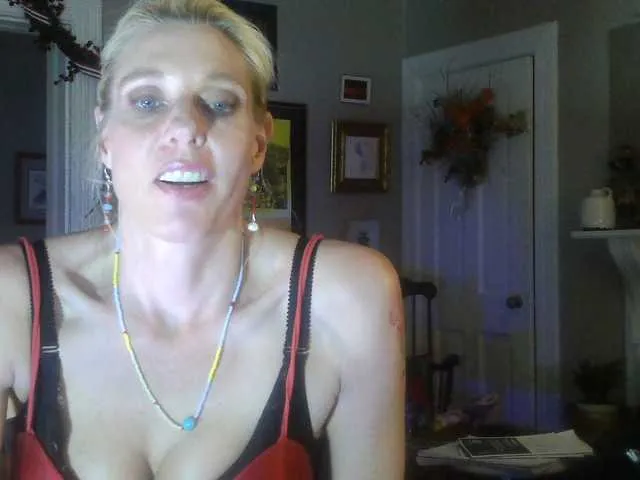 Live sex webcam photo for mylfGlama #292426505