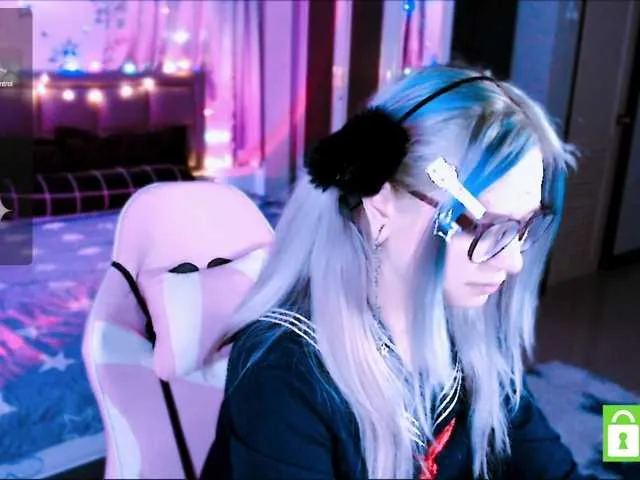 Live sex webcam photo for mymoonstar #290330622