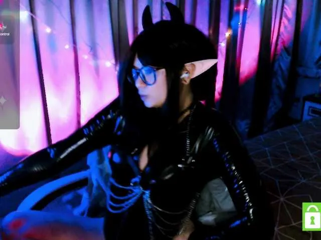 Live sex webcam photo for mymoonstar #290433904