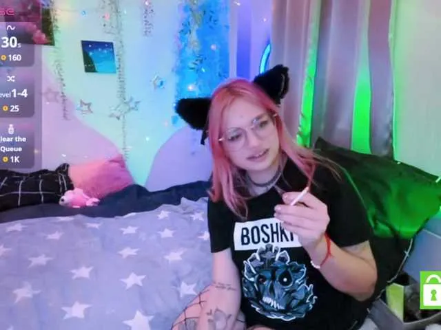 Live sex webcam photo for mymoonstar #290750345