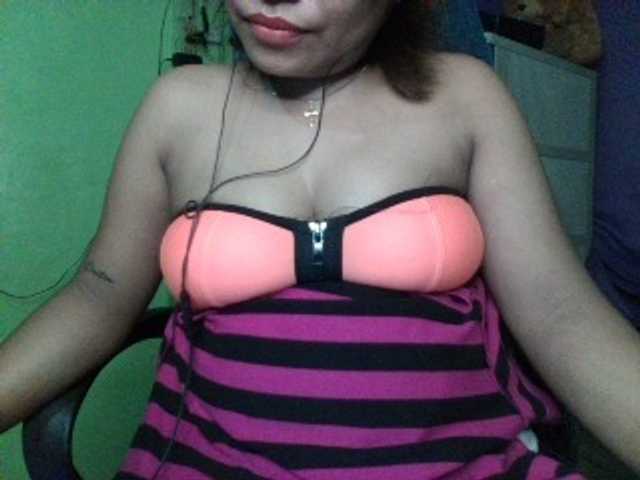 Live sex webcam photo for myoneandonly #290291929