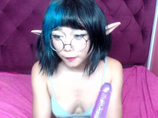 Live sex webcam photo for namikitty18 #273478735