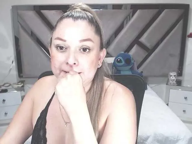 Live sex webcam photo for natalia5560 #290521717