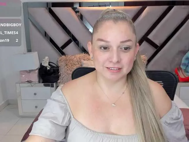Live sex webcam photo for natalia5560 #291563748