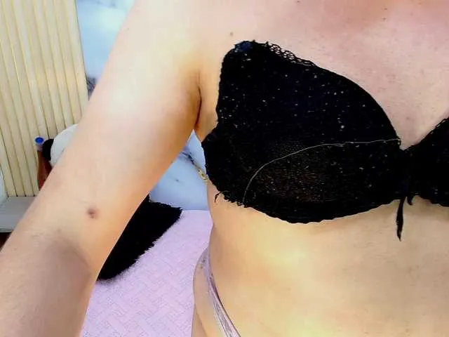 Live sex webcam photo for natashaisler #293079823