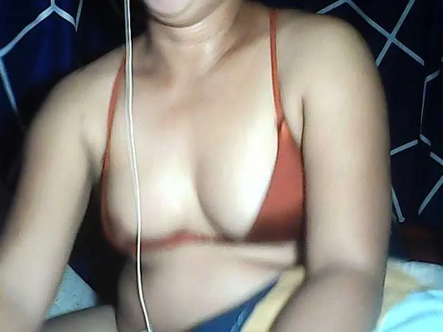 Live sex webcam photo for naturalBHEA39 #275499076