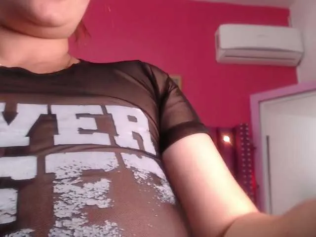 Live sex webcam photo for naturalmoommy #290566427