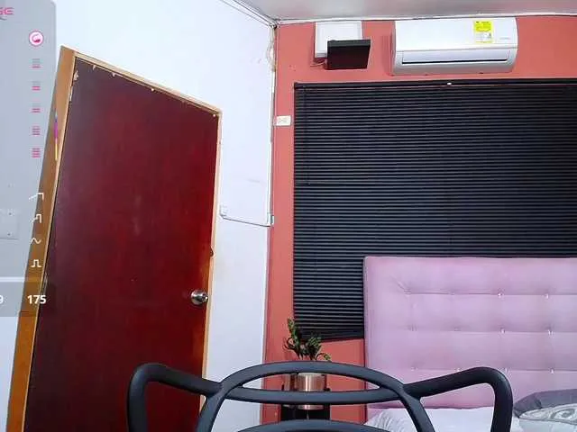 Live sex webcam photo for naturalmoommy #290606066