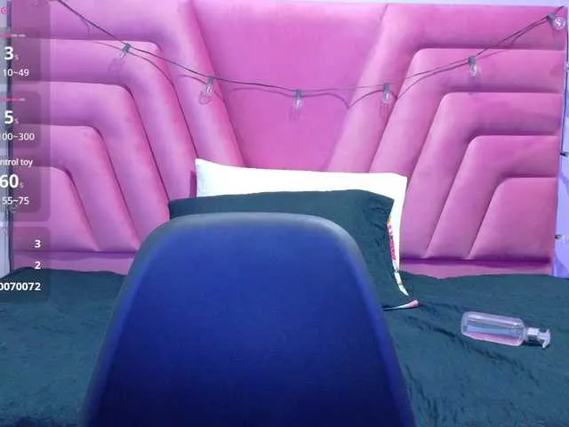 Live sex webcam photo for naturalmoommy #291010487