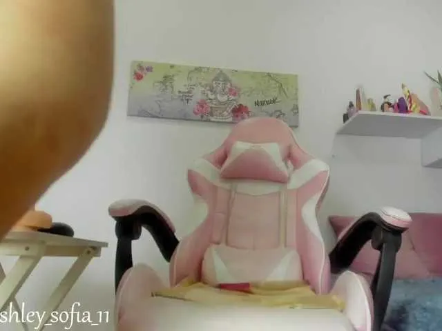 Live sex webcam photo for naturesquirts #273191344