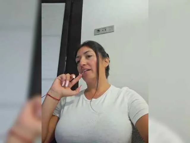 Live sex webcam photo for natylusexy #291773536