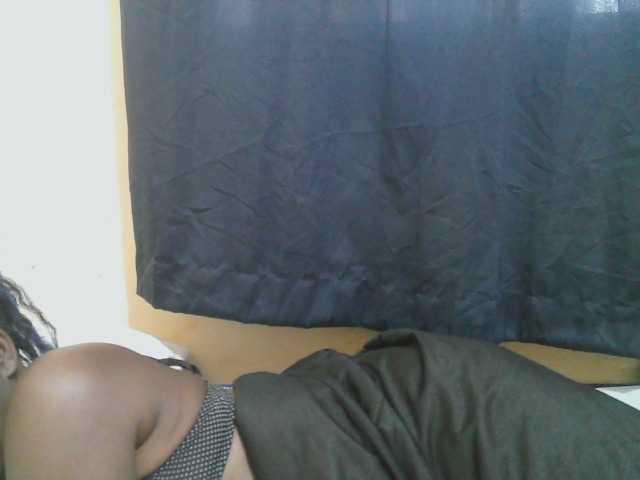 Live sex webcam photo for naughty-slender #292031912