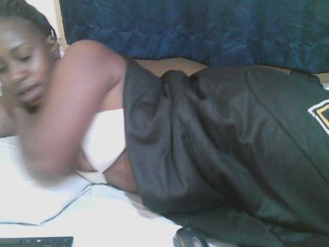 Live sex webcam photo for naughty-slender #292072468