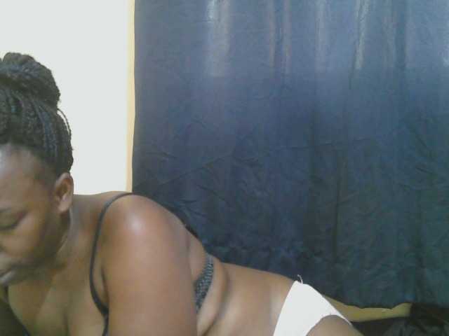 Live sex webcam photo for naughty-slender #292093698