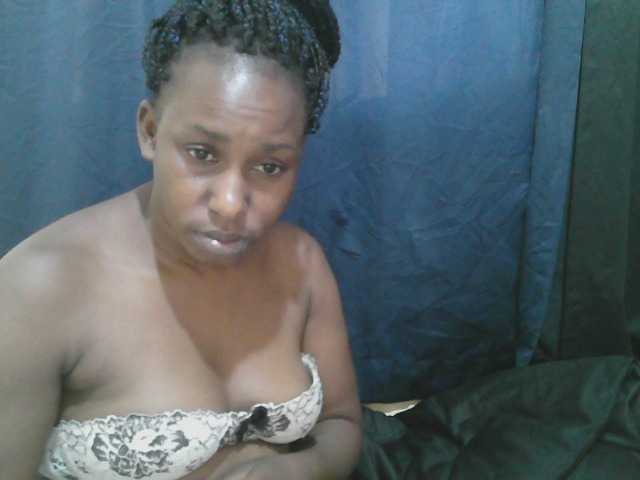 Live sex webcam photo for naughty-slender #292100364