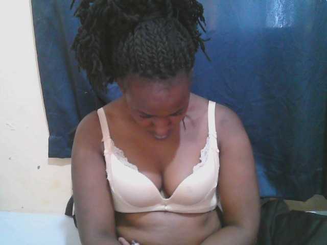 Live sex webcam photo for naughty-slender #292326812