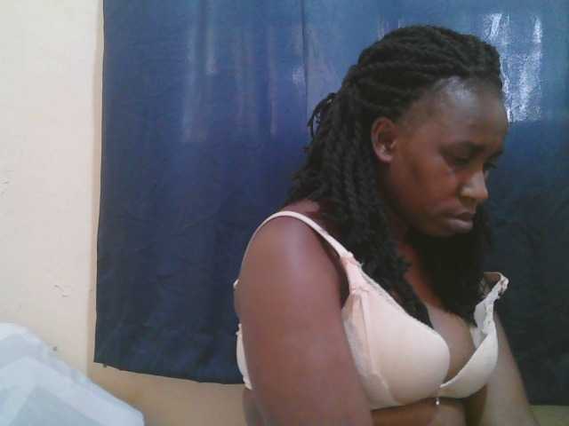 Live sex webcam photo for naughty-slender #292334683