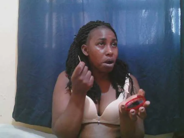 Live sex webcam photo for naughty-slender #292380990