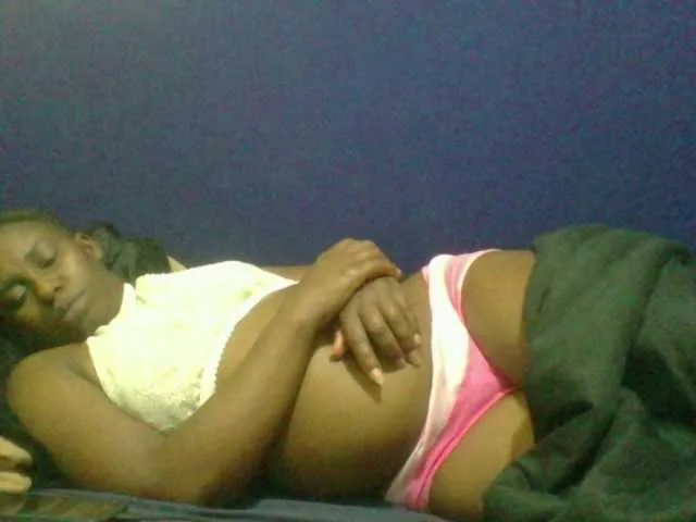 Live sex webcam photo for naughty-slender #293619214
