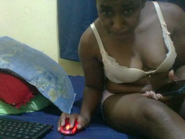 Live sex webcam photo for naughty-slender #293936236