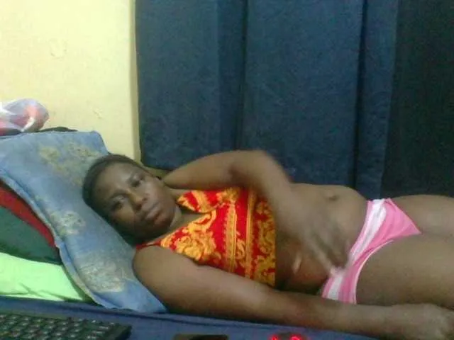 Live sex webcam photo for naughty-slender #293956337