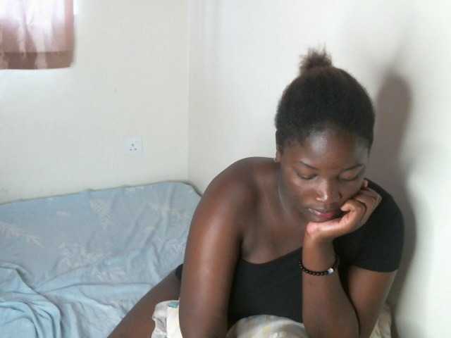 Live sex webcam photo for naughty-thicklizer #277880676