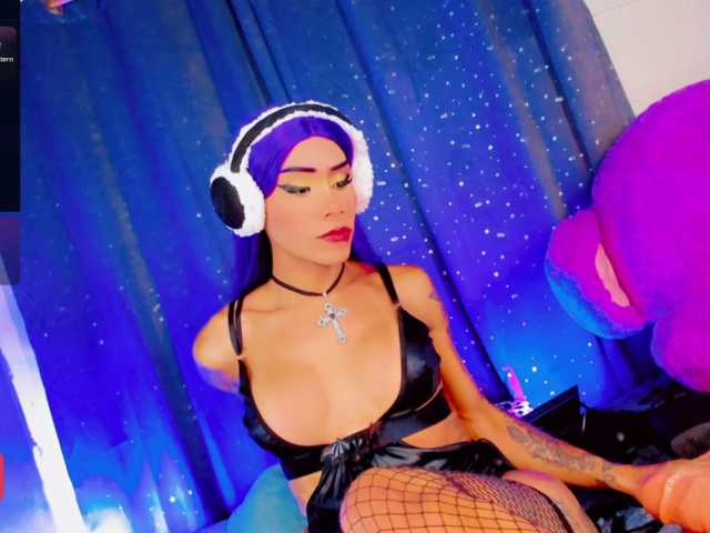 Live sex webcam photo for naughty-ts #291290372