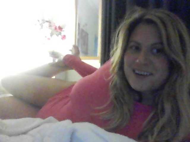 Live sex webcam photo for naughtysoph12 #275114043