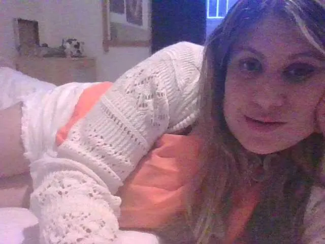 Live sex webcam photo for naughtysoph12 #290642918