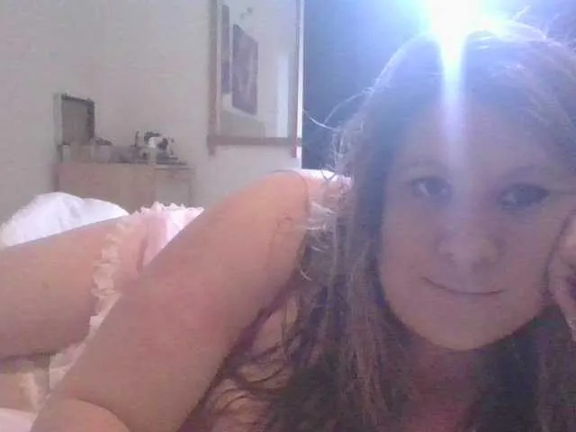 Live sex webcam photo for naughtysoph12 #290653939