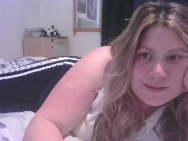Live sex webcam photo for naughtysoph12 #290820458