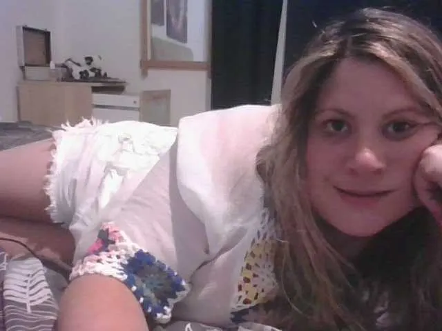Live sex webcam photo for naughtysoph12 #290855851