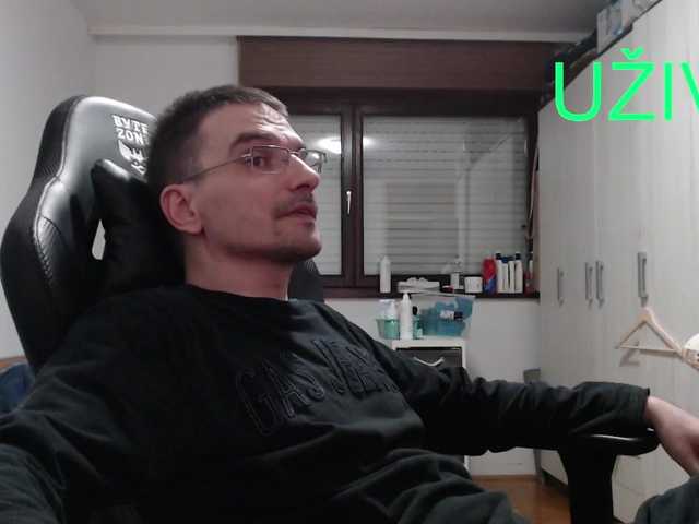 Live sex webcam photo for nenadtv2 #276832867