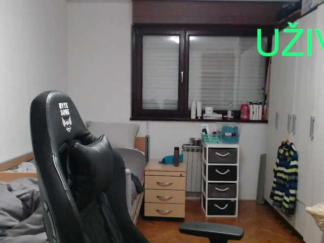 Live sex webcam photo for nenadtv2 #276844997