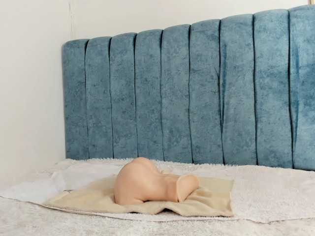 Live sex webcam photo for nenej1 #275999219