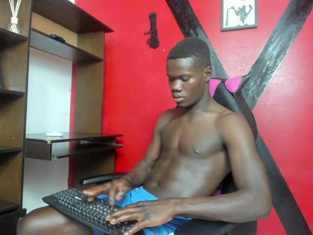 Live sex webcam photo for nenej1 #276124218