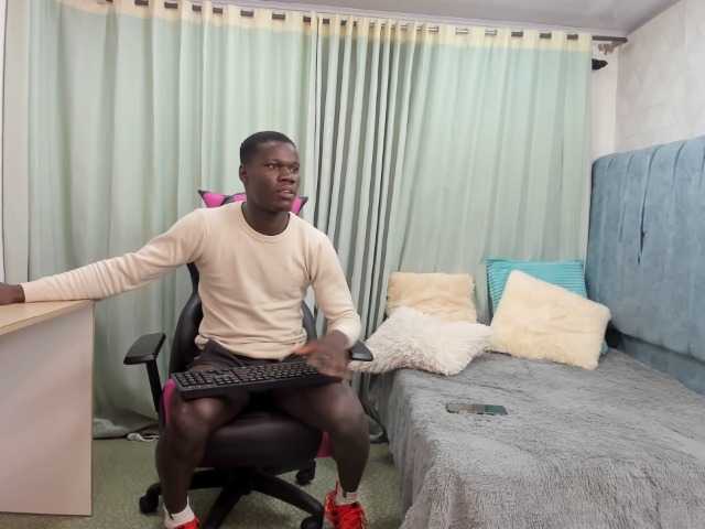 Live sex webcam photo for nenej1 #277775039