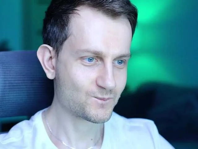 Live sex webcam photo for neonguy #277421819