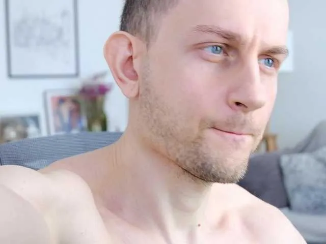 Live sex webcam photo for neonguy #277649617