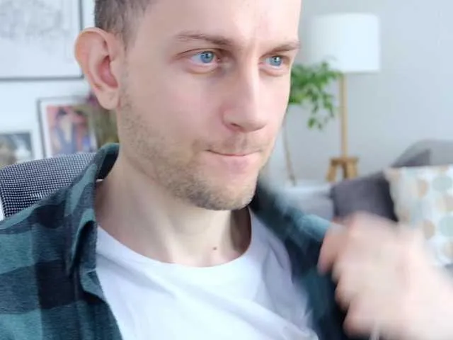 Live sex webcam photo for neonguy #277675400
