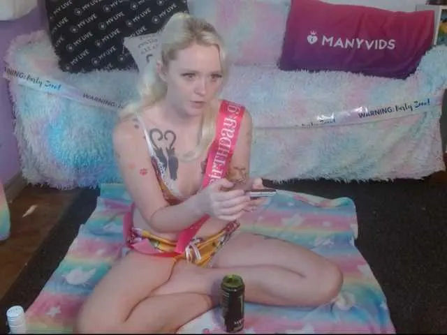 Live sex webcam photo for nerdgibbler #275952394