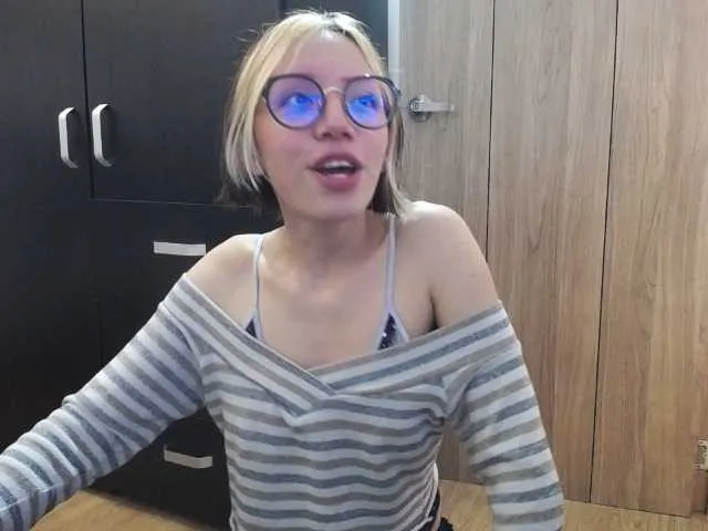 Live sex webcam photo for nickdirty- #277683278