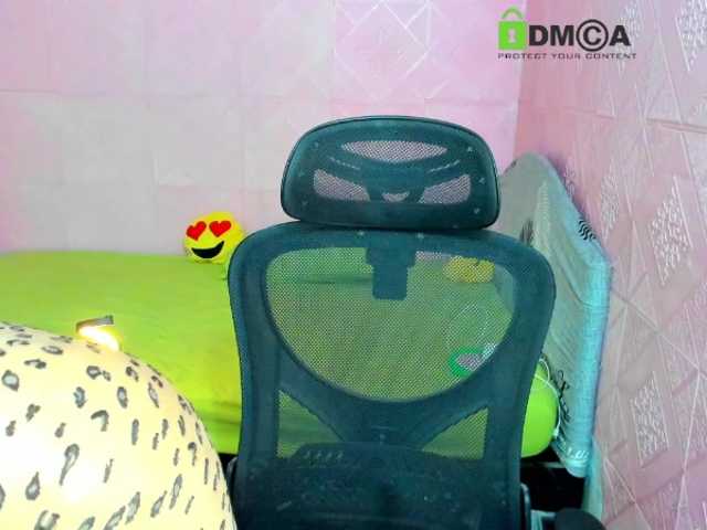 Live sex webcam photo for nickie01 #292042411