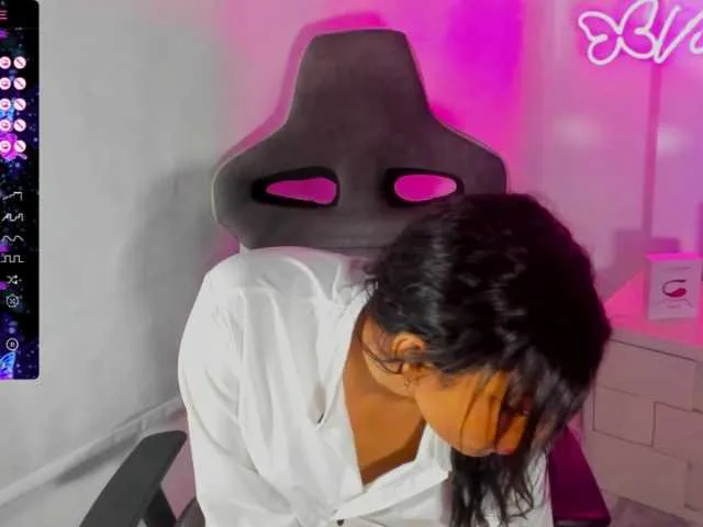 Live sex webcam photo for nicky-smith #277664527