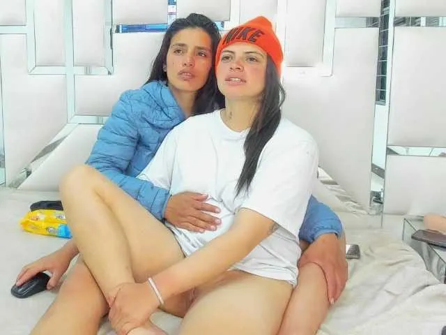 Live sex webcam photo for nickyandclhoe #277178360