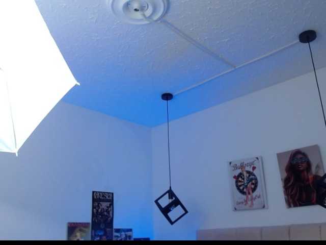 Live sex webcam photo for nicole-sweet-- #277046243