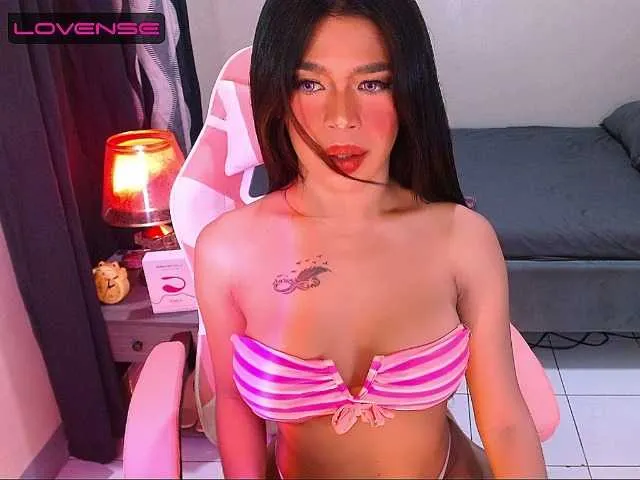 Live sex webcam photo for nicole1015 #275690321