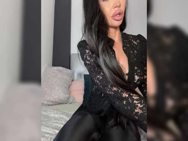 Live sex webcam photo for nicole21x #293351558